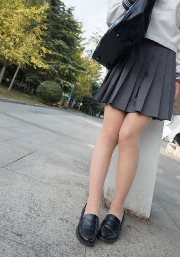 动漫男女扒内衣揉捏胸的视频_720电影免费在线