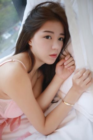 电影年轻妈妈_JVID性感写真