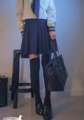 侵犯熟睡女在线观看hd_4K在线播放